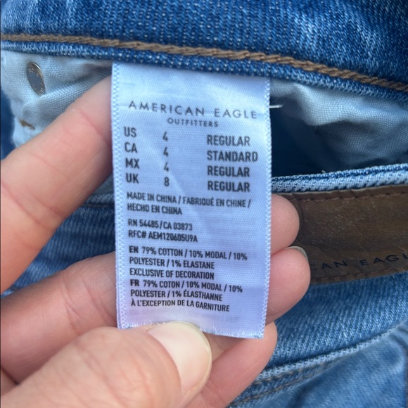 American Eagle Outfitters Mom Jeans size women’s 4, like new - Picture 9 of 9